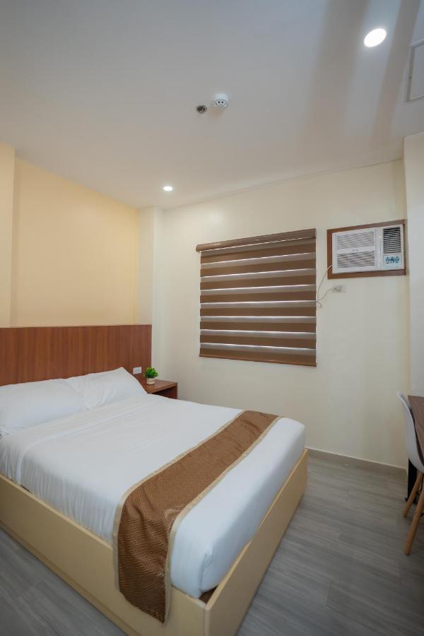 Hotel Sundaze Dormitel à Naga  Extérieur photo