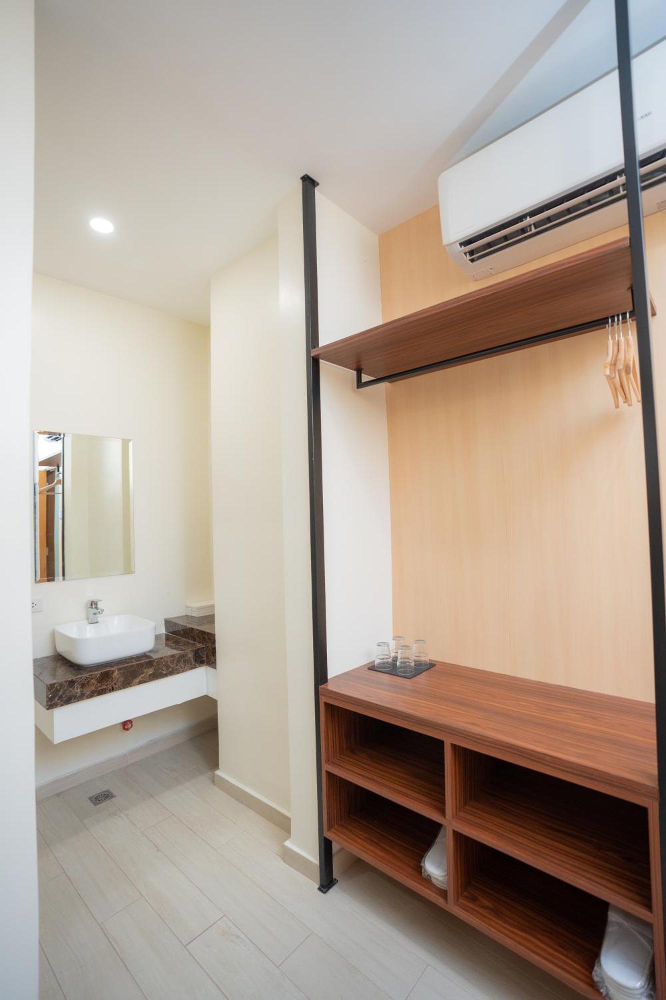 Hotel Sundaze Dormitel à Naga  Extérieur photo
